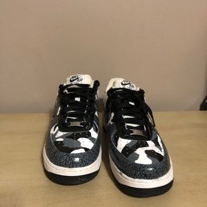 SB17.  Nike Air Force 1 elite